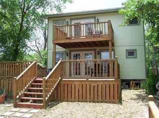 488 Lakeshore Dr N, Bandera, TX 78003