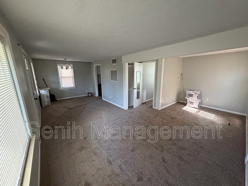 2 bed, 1.5 bath, 1000 sqft, $1,595 — Photo 4