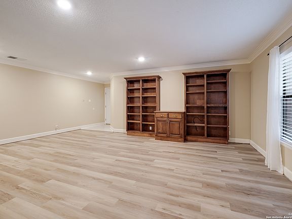 5th image of 7715 Cascade Oak
