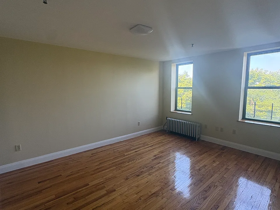 174 Broadway #3K