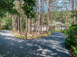 9814 Lakeshore Dr, West Olive, MI 49460