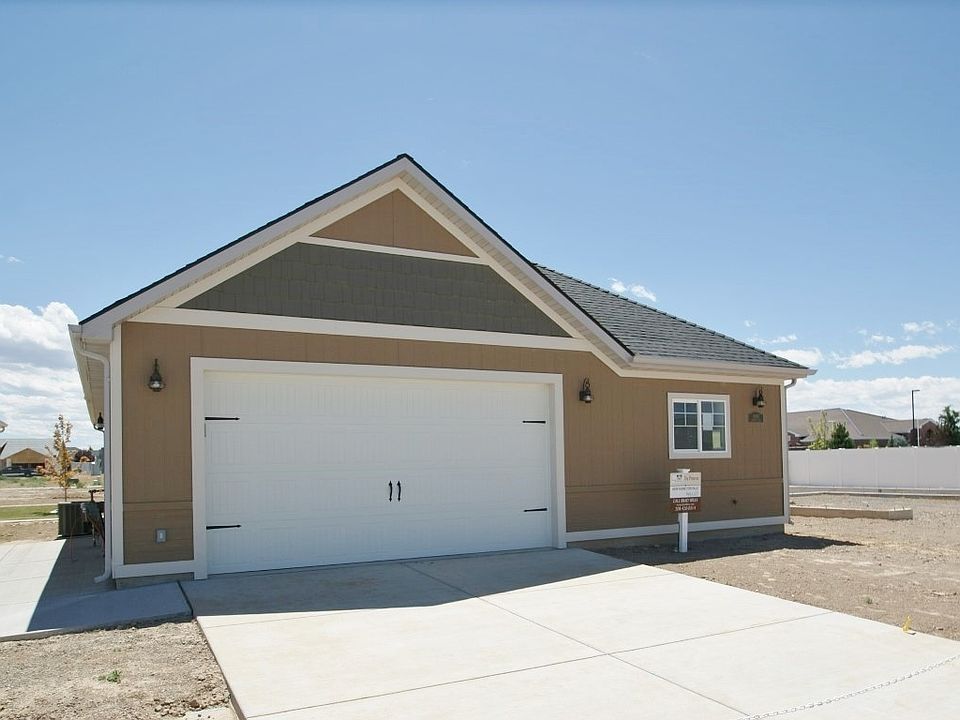 2nd image of 1083 Retreat Ave