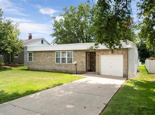 142 S 33rd St, Belleville, IL 62226