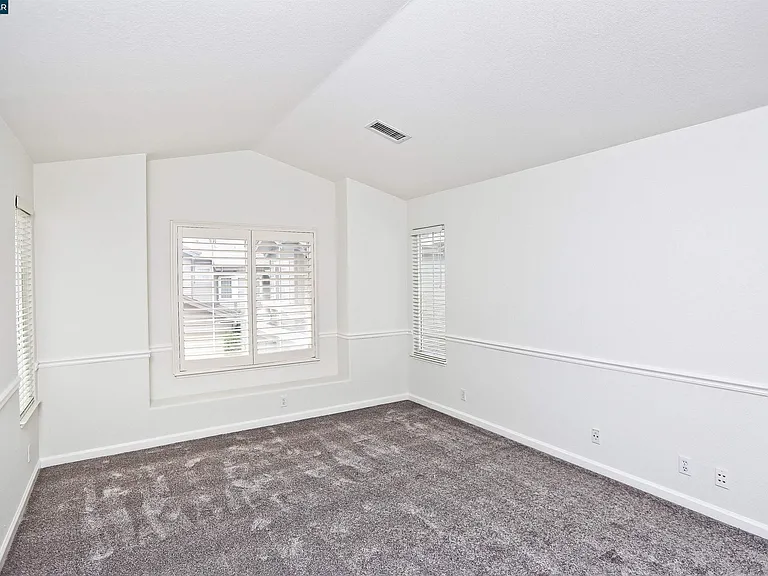 1079 River Rock Ln — Photo 14