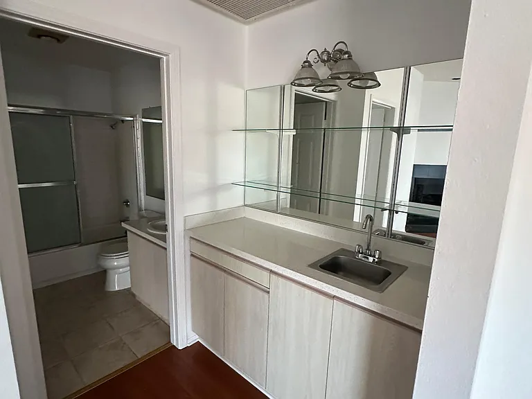 1510 S Sherbourne Dr #203 — Photo 7