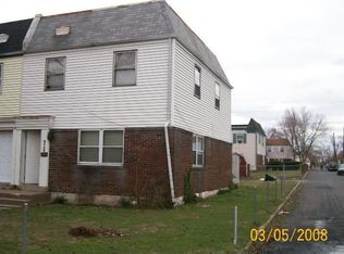 2400 Fleetwing Dr, Levittown, PA 19057