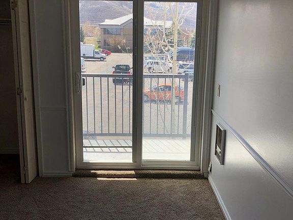 Master Bedroom/Balcony