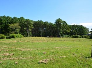 141 Shore Rd, Newport, NC 28570