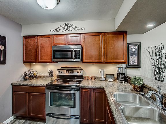 3rd image of W168N11043 Ashbury Cir APT 4