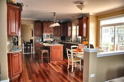 5th image of 528 Sonoma Dr