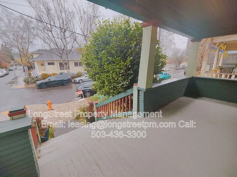 3338 SE 16th Ave — Photo 2