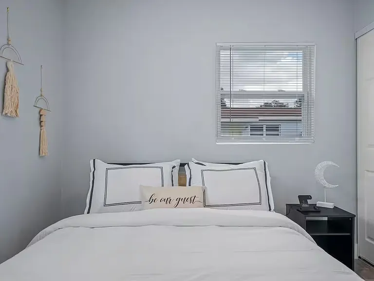 4313 W Woodlawn Ave — Photo 15