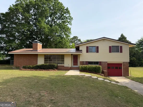 105 Westview Dr, Dublin, GA 31021