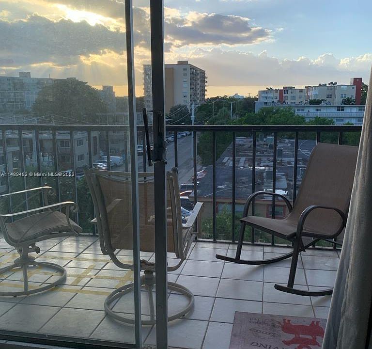 1st image of 12590 NE 16th Ave APT 503