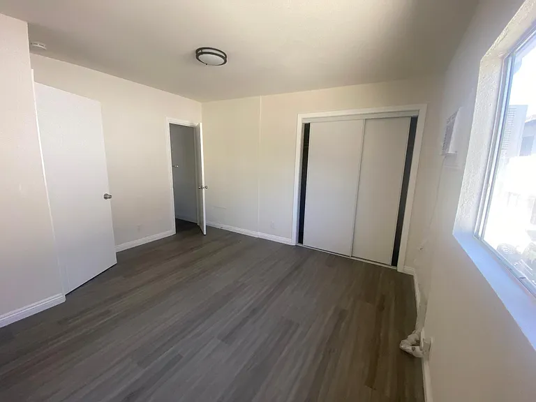 1517 Acacia #14 — Photo 13