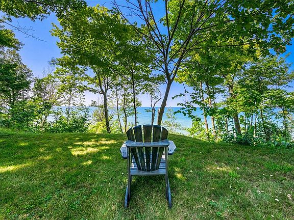 5th image of 5168 Lakeshore Rd