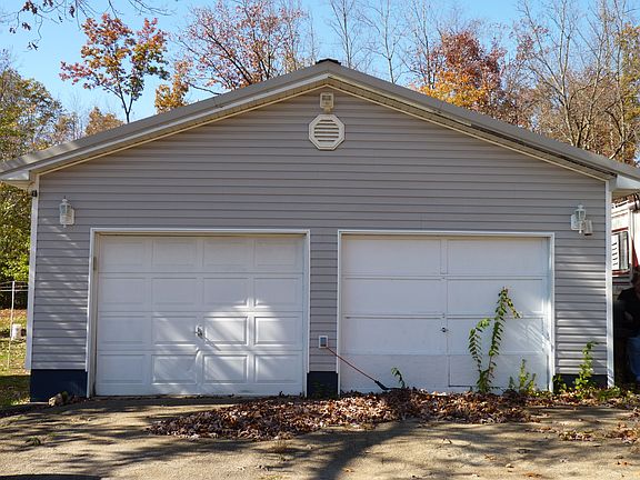 2 car detached garage