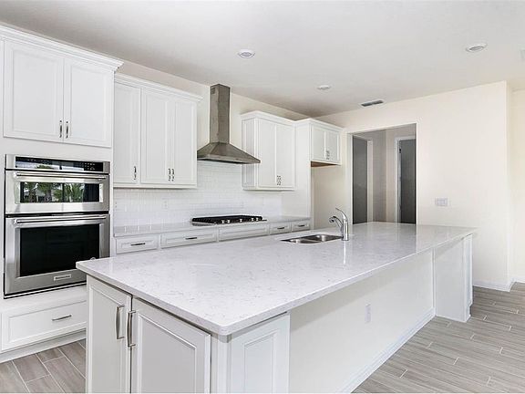 2nd image of 2711 River Creek Ln
