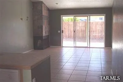 2 bed, 2.0 bath, 981 sqft, $1,575 — Photo 2