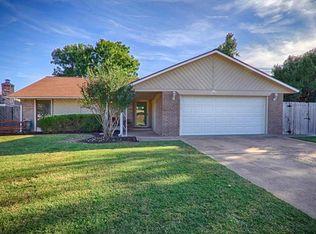 1304 NW 7th Pl, Moore, OK 73170