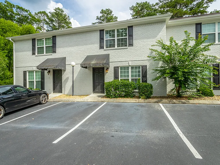 1156 Maple Tree Ln — Photo 4