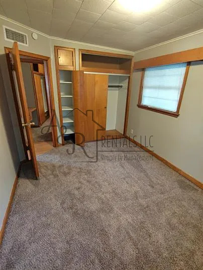 215 E Belleville St — Photo 9