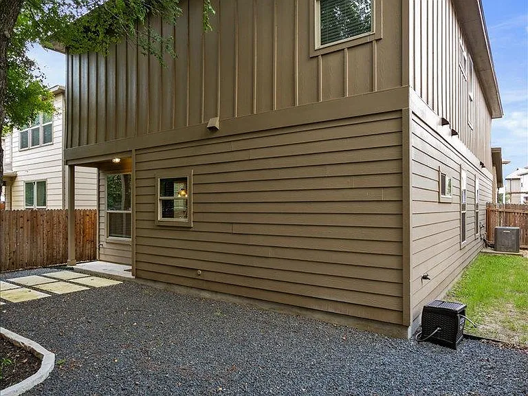 9413 Tanager Way — Photo 34