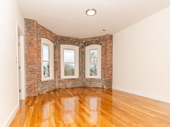 5th image of 78 W Cottage St #3