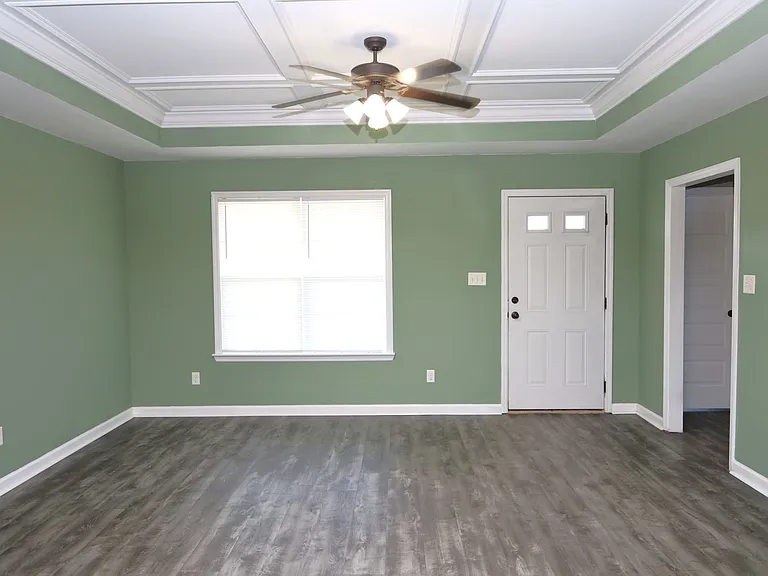 1499 San Bernardino Way — Photo 2