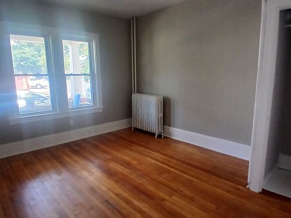 4th image of 1824 Freemansburg Ave APT 1
