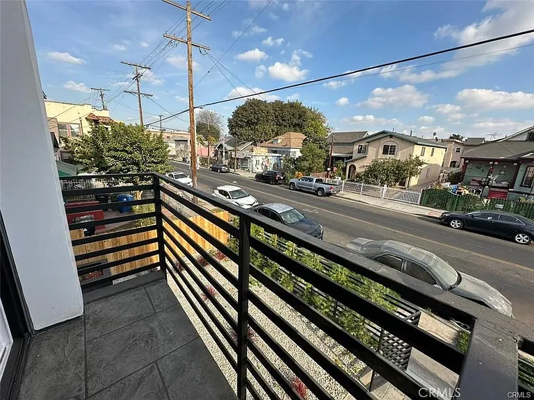 2823 Maple Ave — Photo 3
