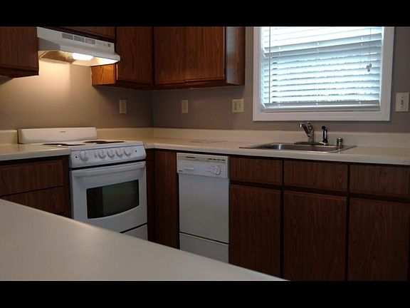 2nd image of 2820 Yellowstone Pkwy APT 5