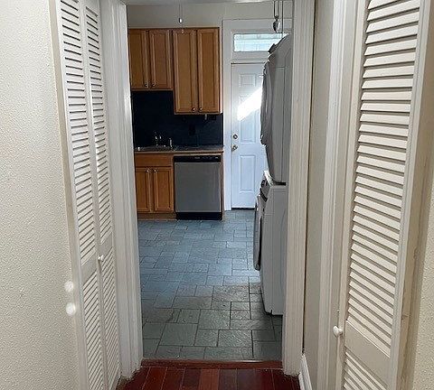 5th image of 218 Audubon St