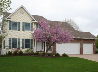 5362 Taylor Ave, Bettendorf, IA 52722