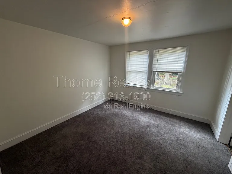 216 S Vyne St — Photo 10