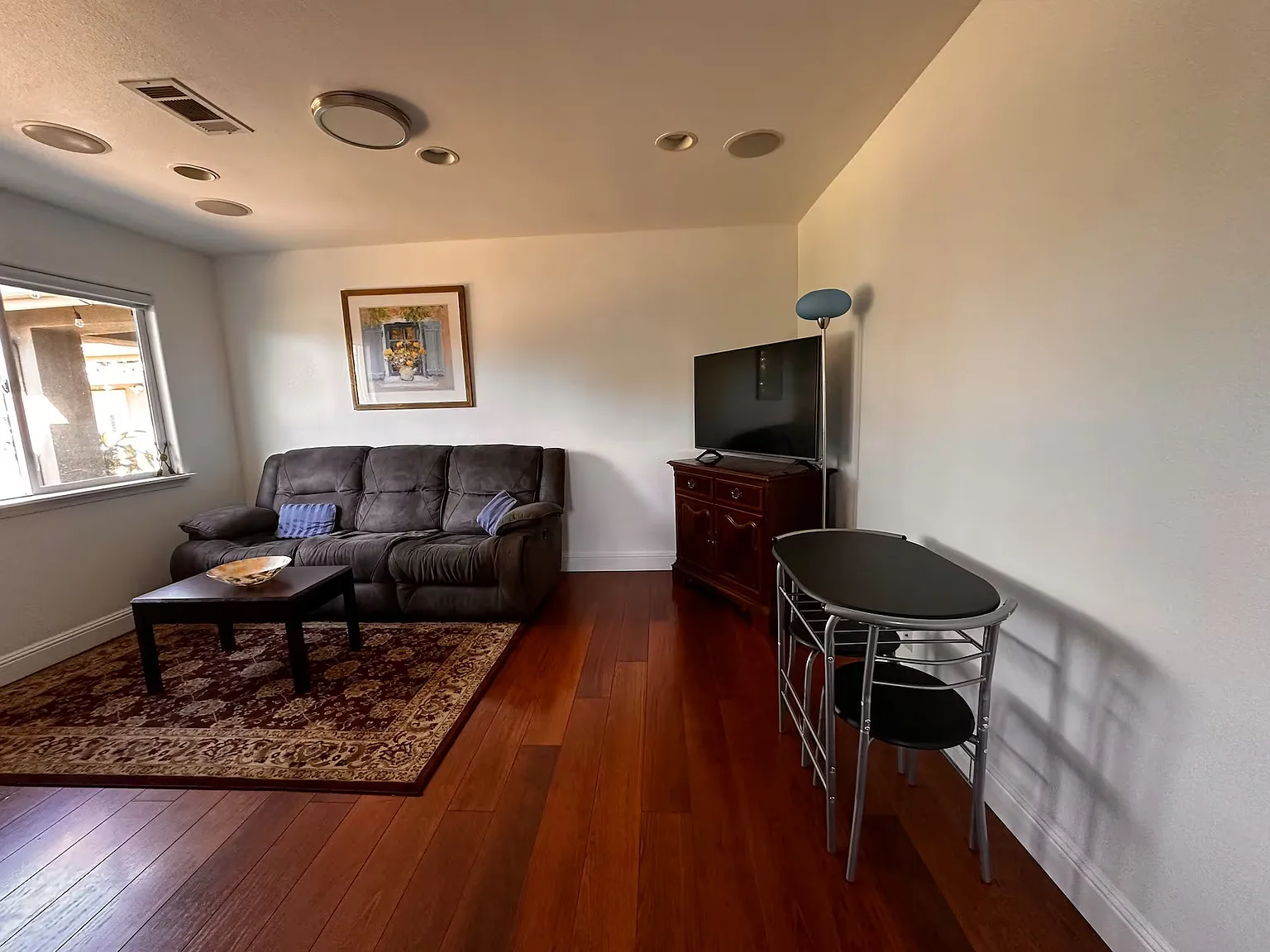 1 bed, 800 sqft, $3,700 — Photo 1