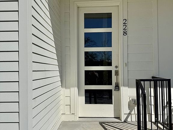 3rd image of 228 Oceola Ave