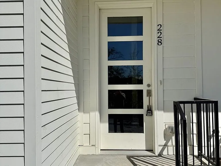 228 Oceola Ave — Photo 3
