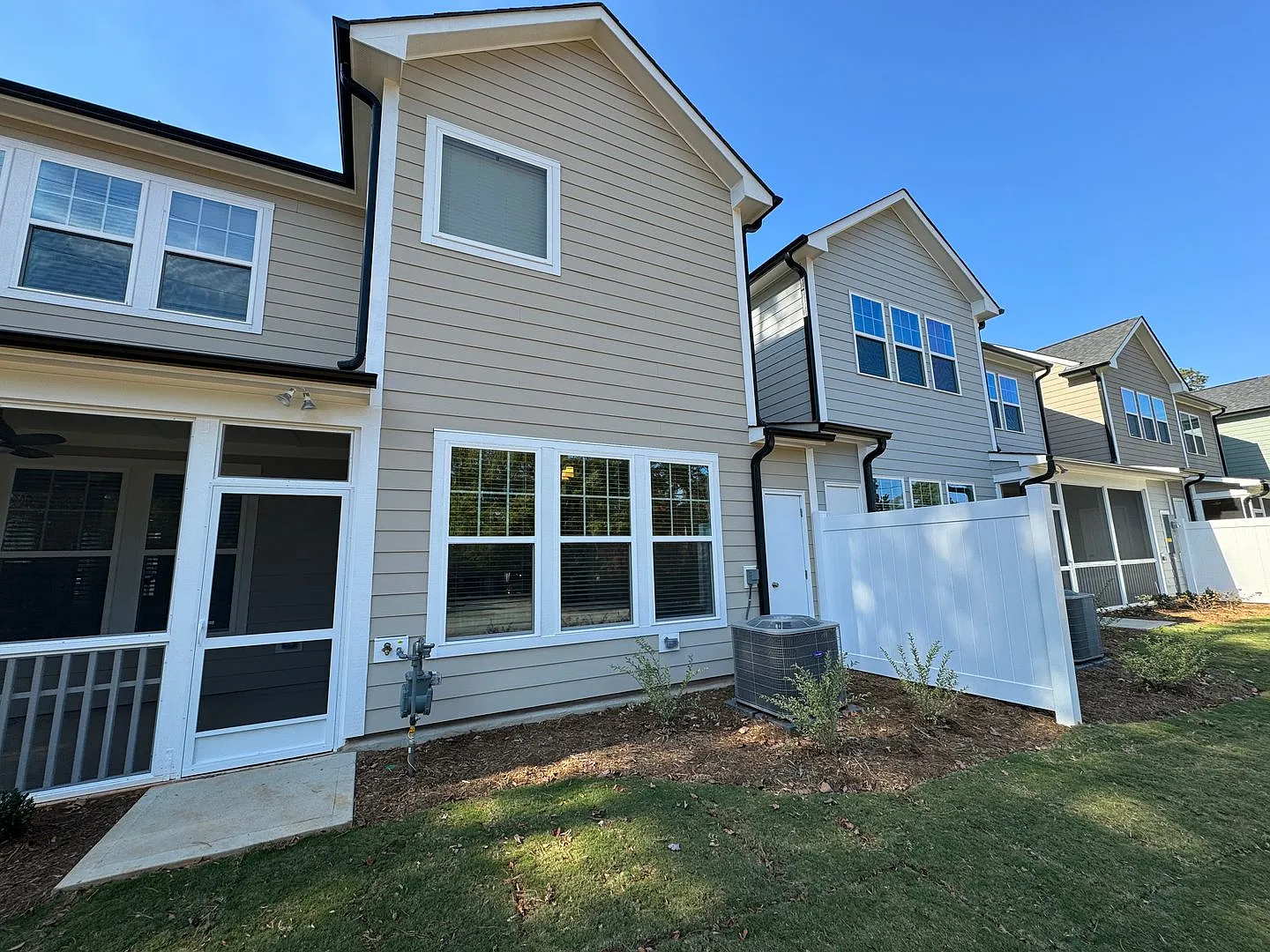 Like-New 4 Bed/4 Bath In N. Raleigh! — Photo 3