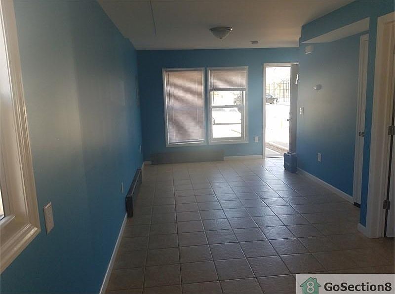 2nd image of 370 Grandview Ave