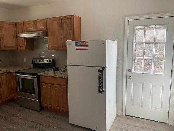 5th image of 4425 Lazy Ln