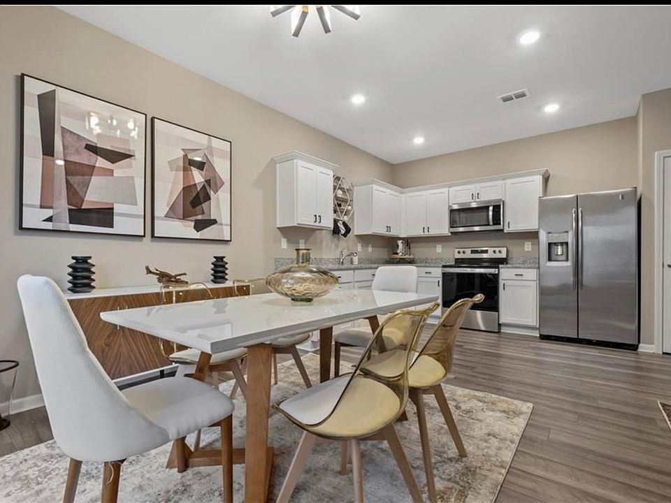 Similar Property Decor