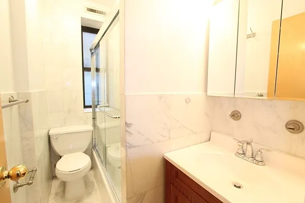 Rented by Dynamik Realty | media 21