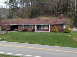 1641 Glenwood Rd, Milton, WV 25541