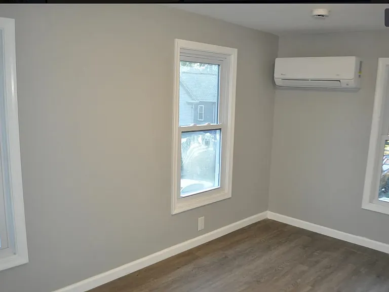 100 Green St #1 — Photo 9