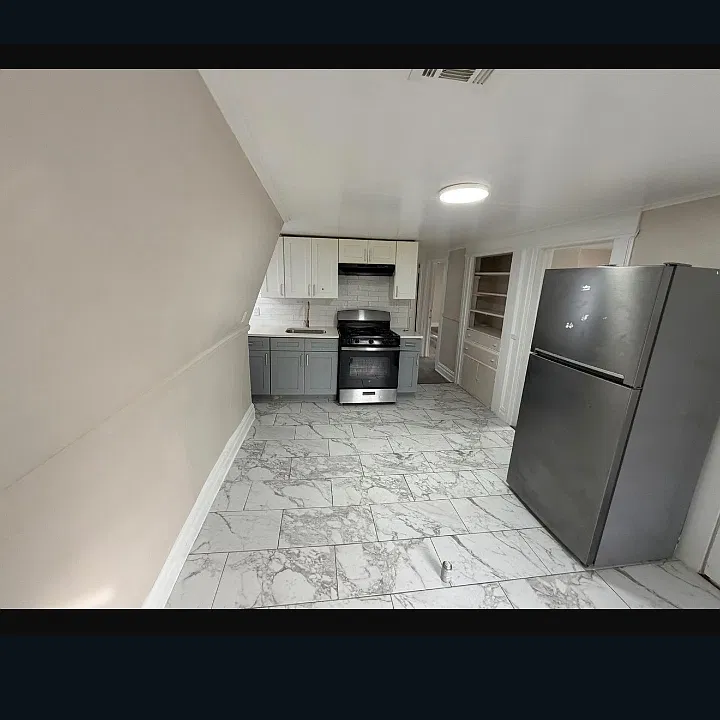 391 Myrtle Ave #3A