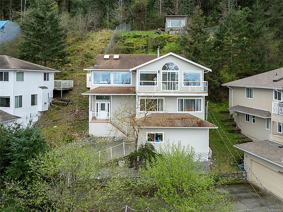 2nd image of 4895 Laguna Way
