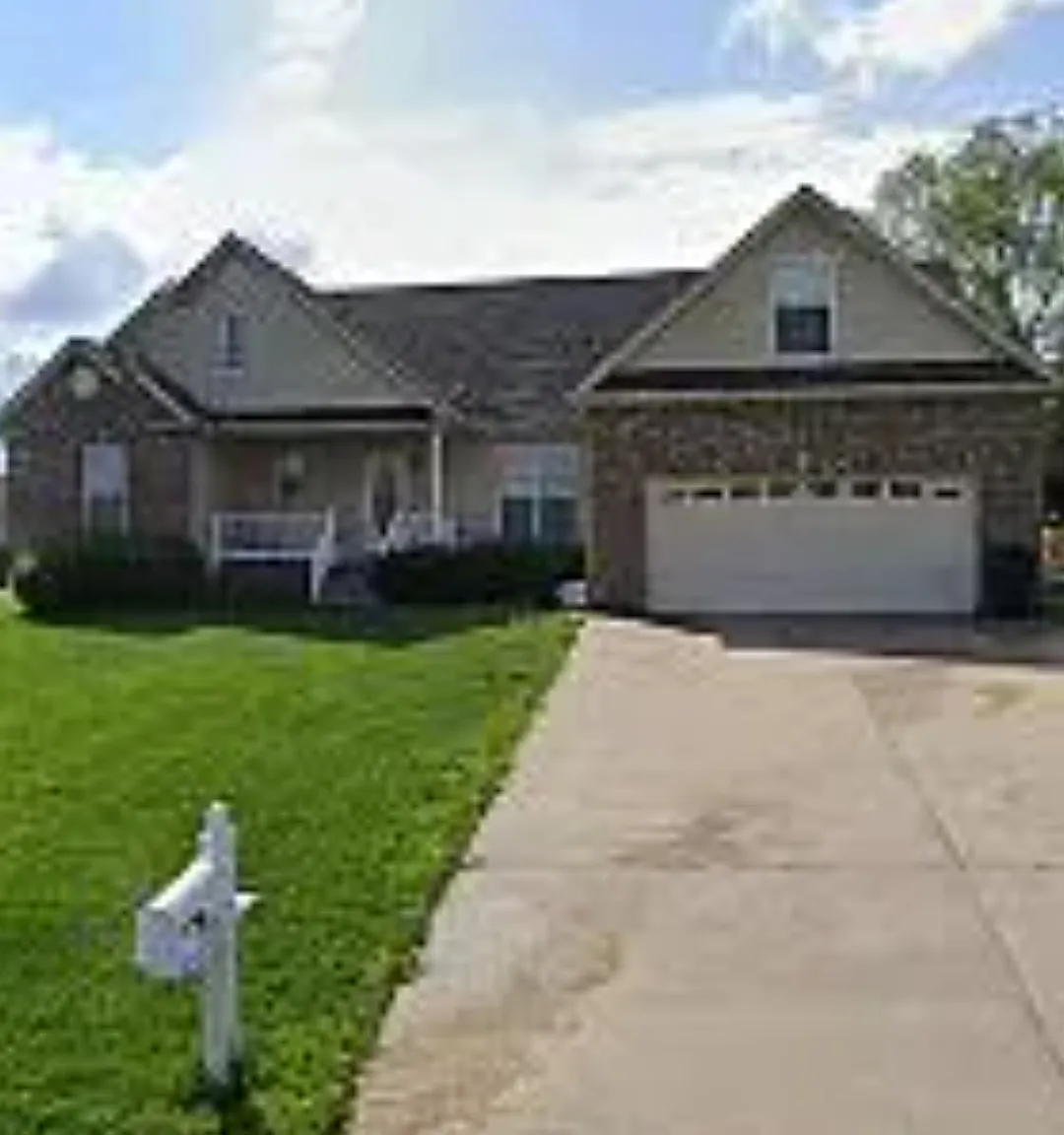3 bed, 1830 sqft, $1,900 — Photo 1