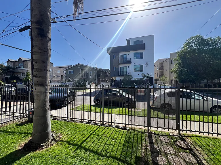 5255 Denny Ave — Photo 24