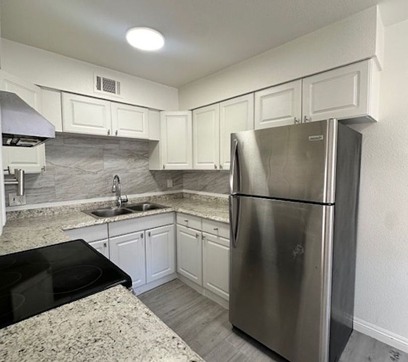 1st image of 2121 Oceanus Ln APT 1